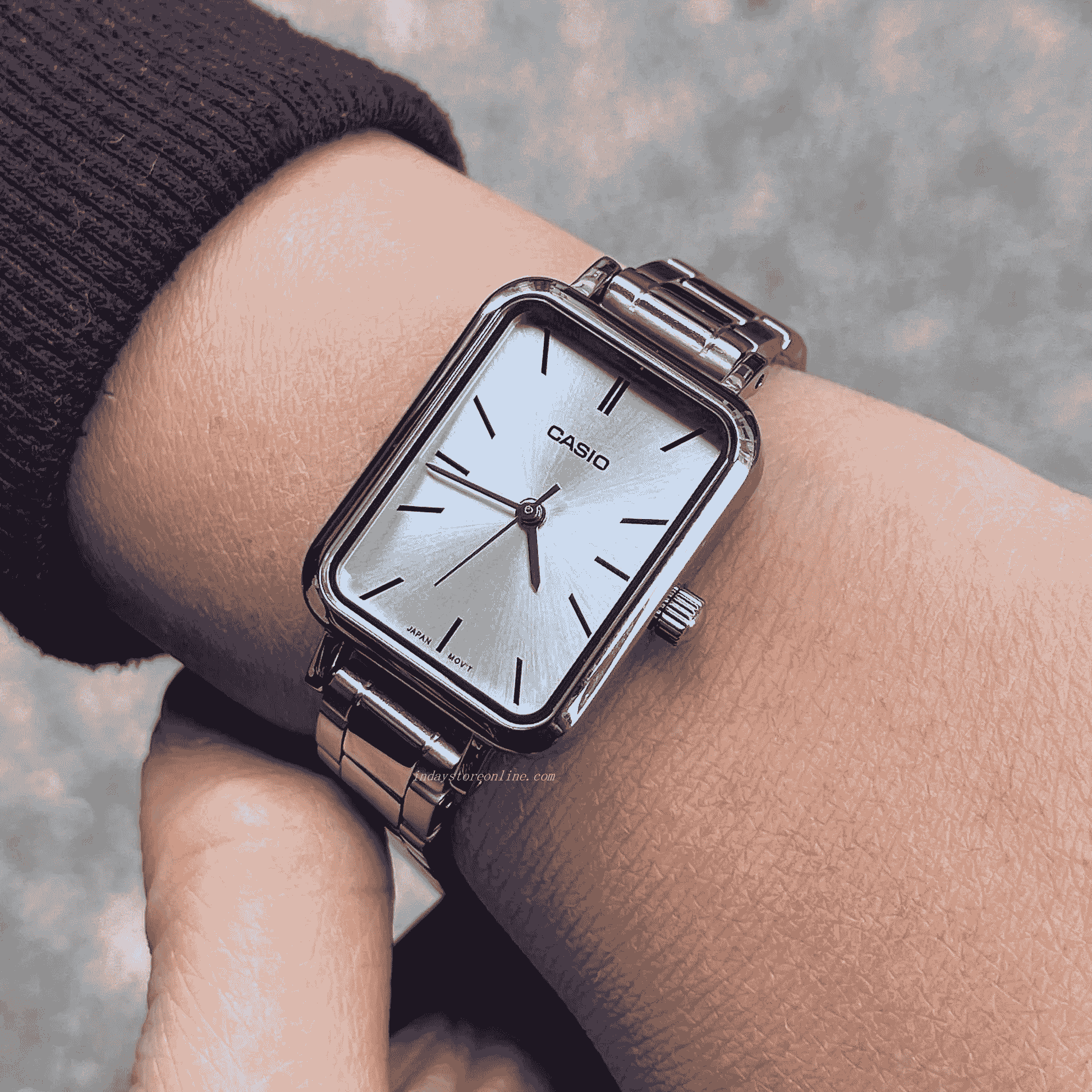 LTP-V009D-2EUDF Casio Silver Dial Silver Stainless Steel Analog Quartz Women's Watch.